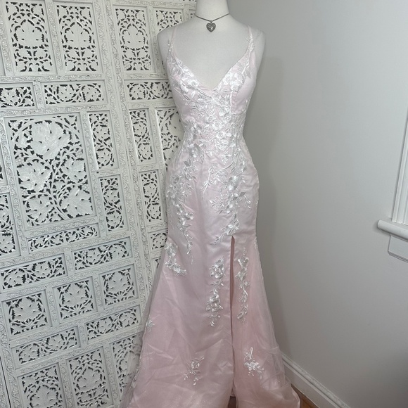 Hebeos Light Baby Pink Lace Shimmer Fairy V Neck Corset Back Formal Prom Gown - Picture 1 of 10